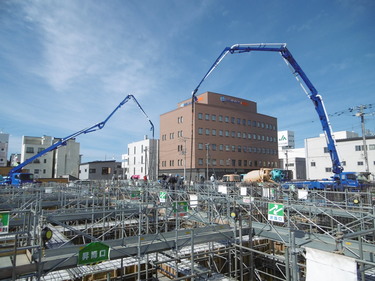 基礎コンクリート打設状況の写真