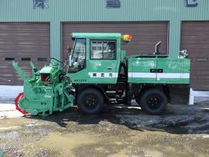 小型ロータリ除雪車（画像）
