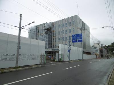 外部足場の解体の様子の写真