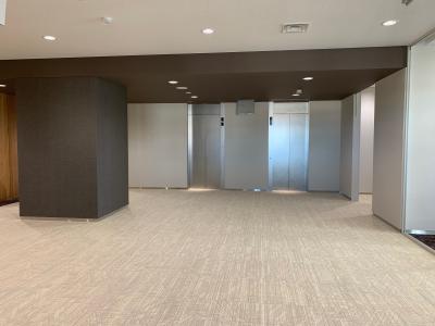 5階議場前のエレベーターホール内装工事の写真