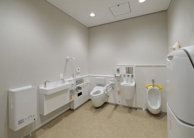 2階みんなのトイレ（左まひ用）の写真