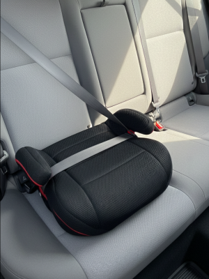 児童用のジュニアシートの写真